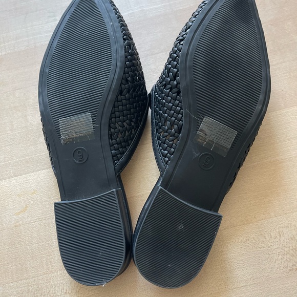 Universal Thread Black Woven Mules - Picture 3 of 4